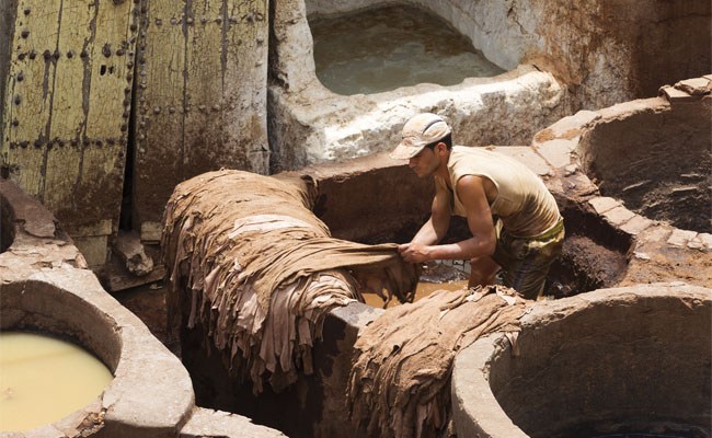 This young woman turned her home into school for kids of tannery laborers, teaches them for free