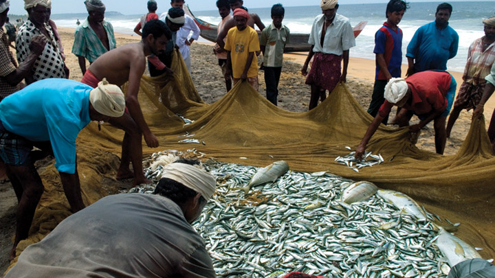 This small fishing town in India impressively tackles the problem of ocean plastic