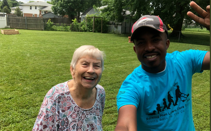 Meet the man who is traveling to all 50 states, offering to mow lawns for people in need for free