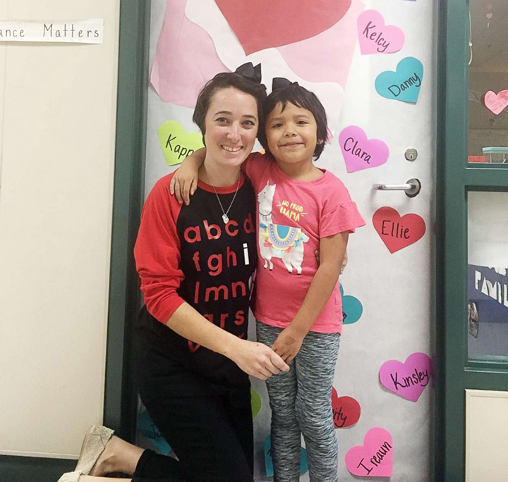 Kindergarten teacher cuts her hair short to match student being bullied for her short hair