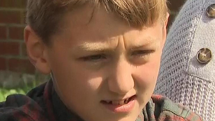 11-year-old saves a toddler from drowning by diving into the sea after him